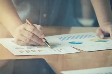 Tips for staying financially healthy in times of crisis